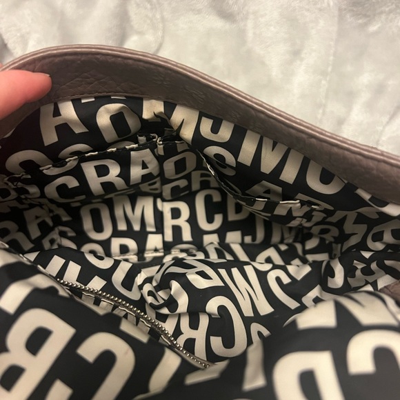 Marc by Marc Jacobs petal to the metal Natasha grey crossbody w/ matching wallet - Picture 12 of 16